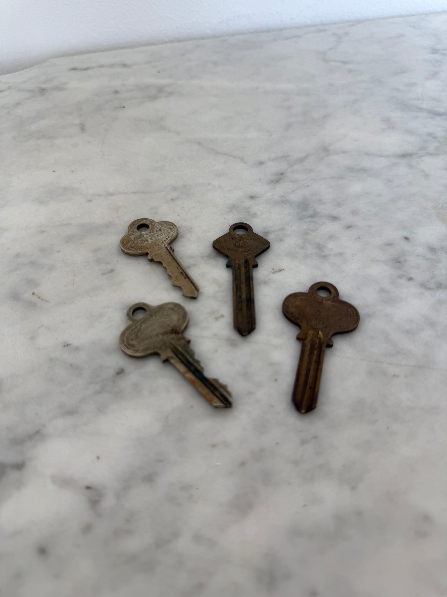 Antique, Keys